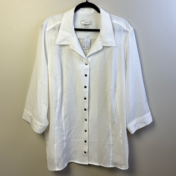 CJ Banks white three-quarter inch sleeve snap closure blouse. Size 24/26. NWT. - Picture 1 of 6